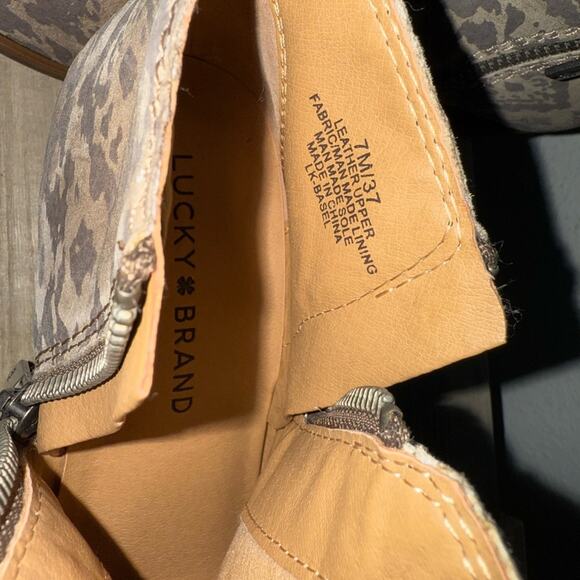 Women's Patterned Ankle Boots - Picture 7 of 8